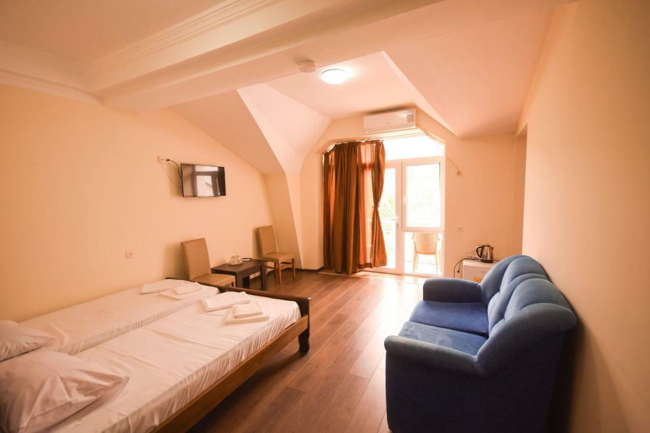 Hotel Otsneba Kvariati Exterior photo